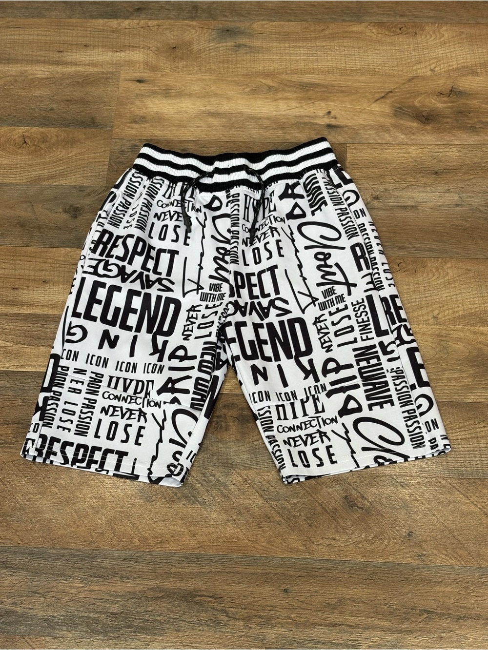 Black & White Graphic Print Kids' Shorts with Elastic Waist